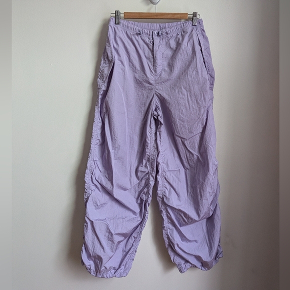 ARITZIA TNA Lilac Nylon Cargo Streetwear Athletic Athleisure Pants Size Small - Picture 2 of 13